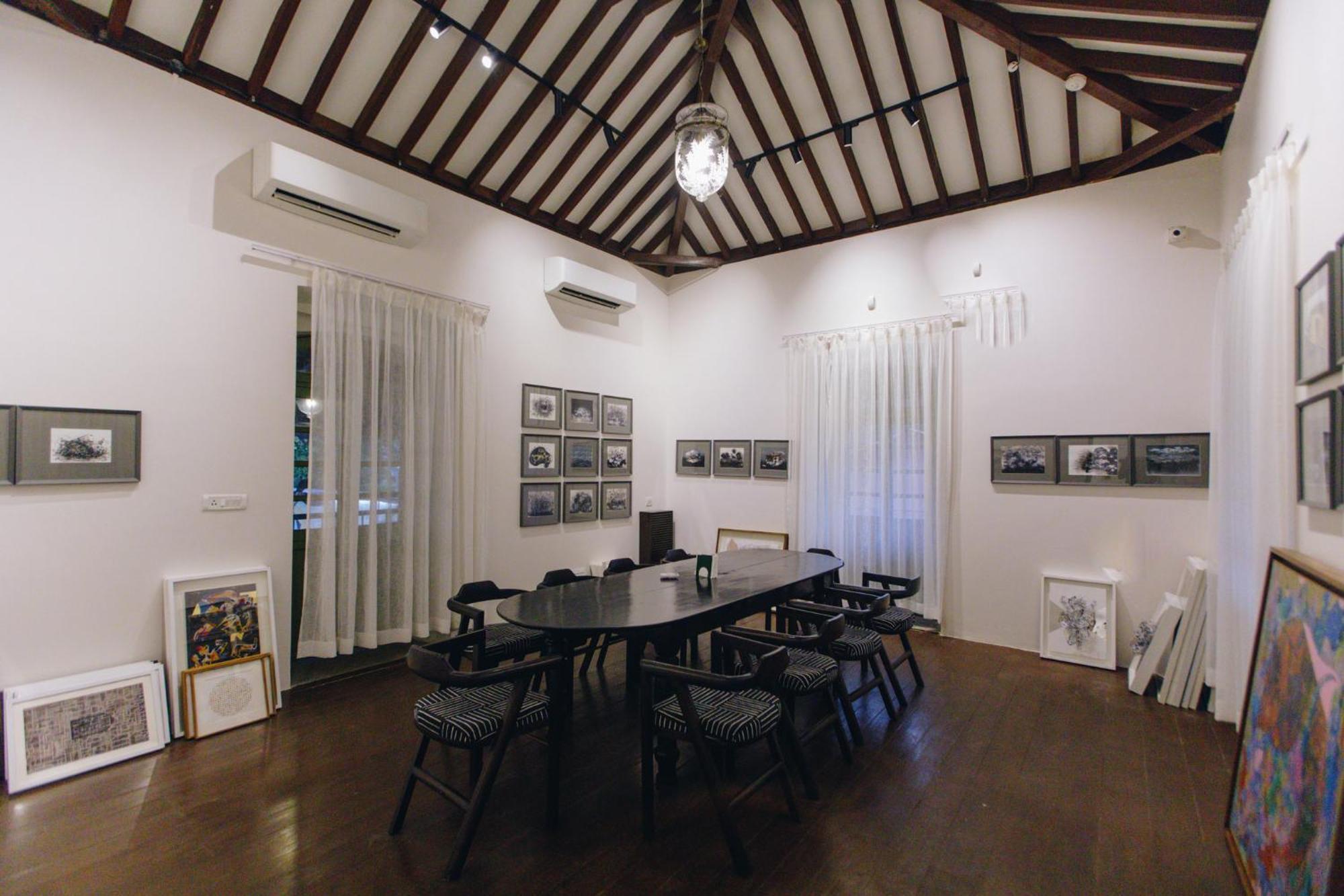 The Project Cafe Hotel Aldona Exterior foto