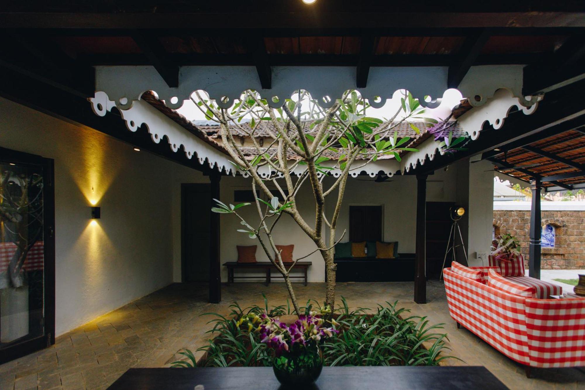 The Project Cafe Hotel Aldona Exterior foto