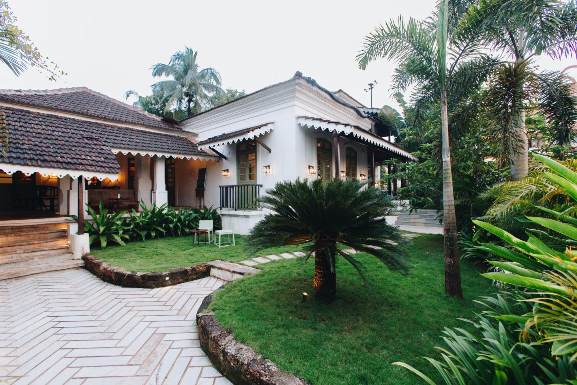 The Project Cafe Hotel Aldona Exterior foto