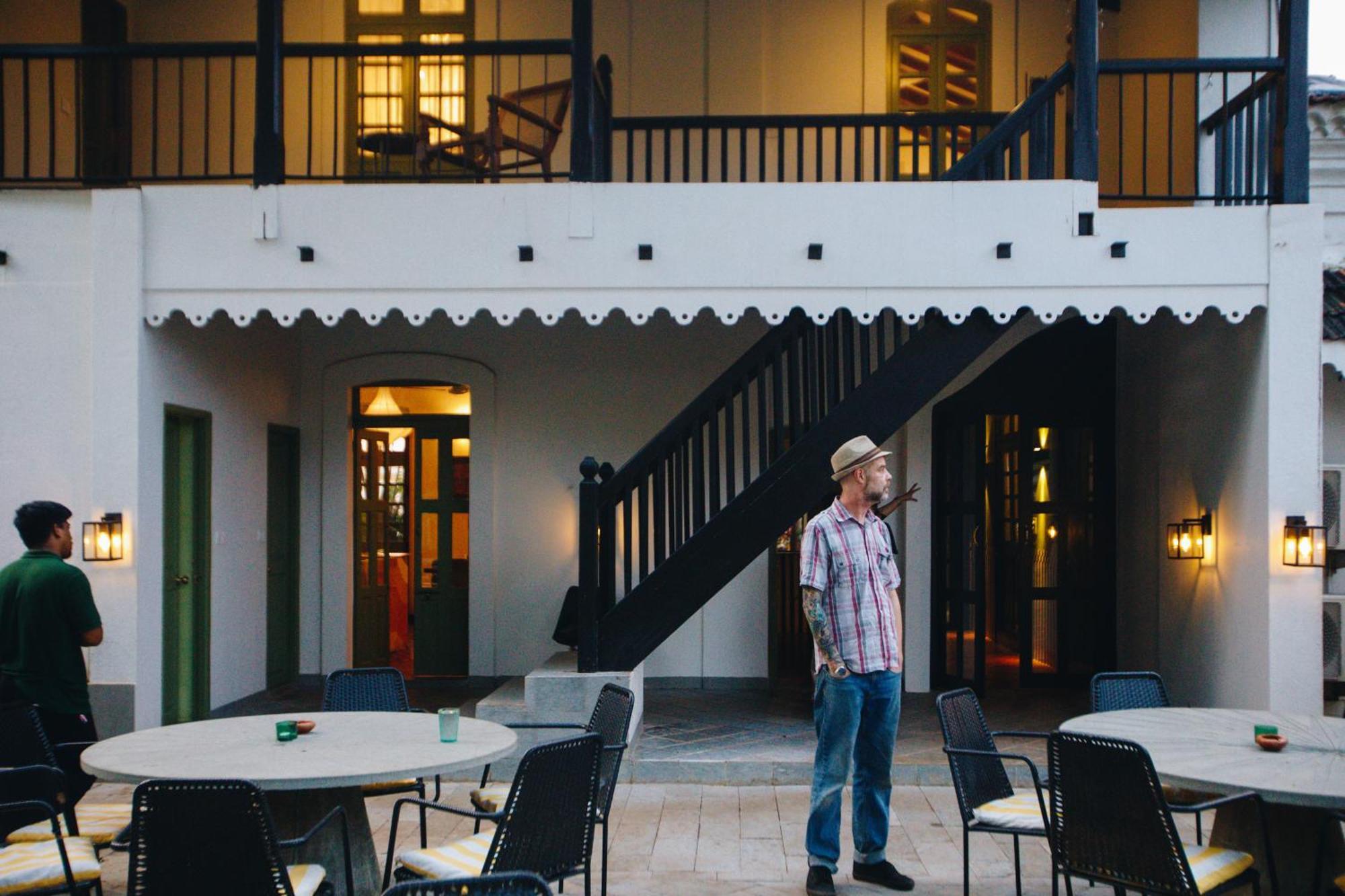 The Project Cafe Hotel Aldona Exterior foto